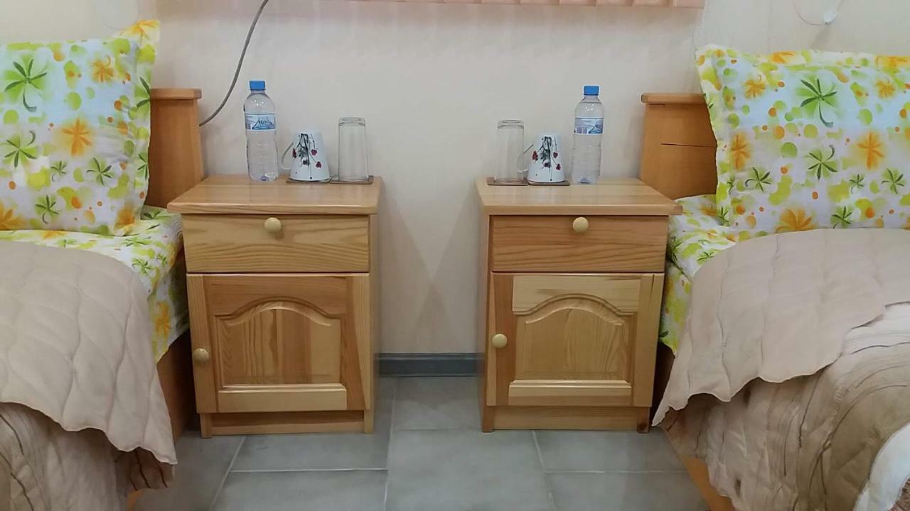 Нощувки Ботеви Shumen Ngoại thất bức ảnh